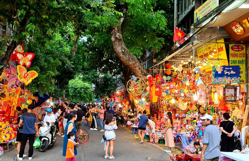 Hanoi's Hang Ma street as the Mid-Autumn Festival draws near. Photo courtesy of Vietnammoi newspaper.