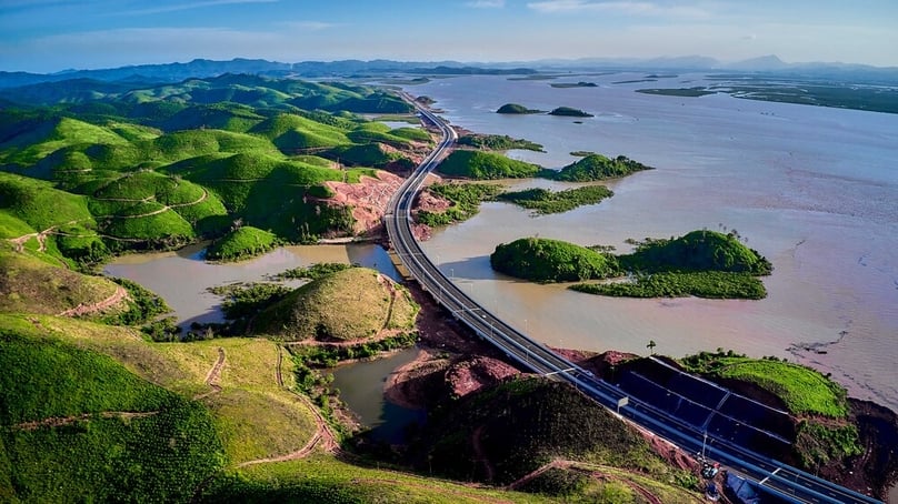 An aerial view of a section of Van Don-Mong Cai Expressway. Photo courtesy of Sun Group.