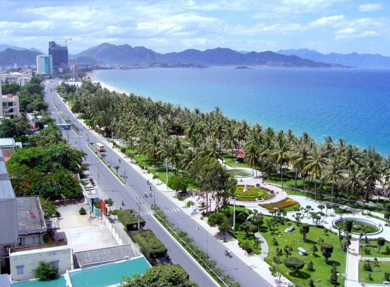 Khanh Hoa province's Cam Lam district is adjacent to the East Sea, with a 13-kilometer coastline. Photo by The Investor/Viet Tung.