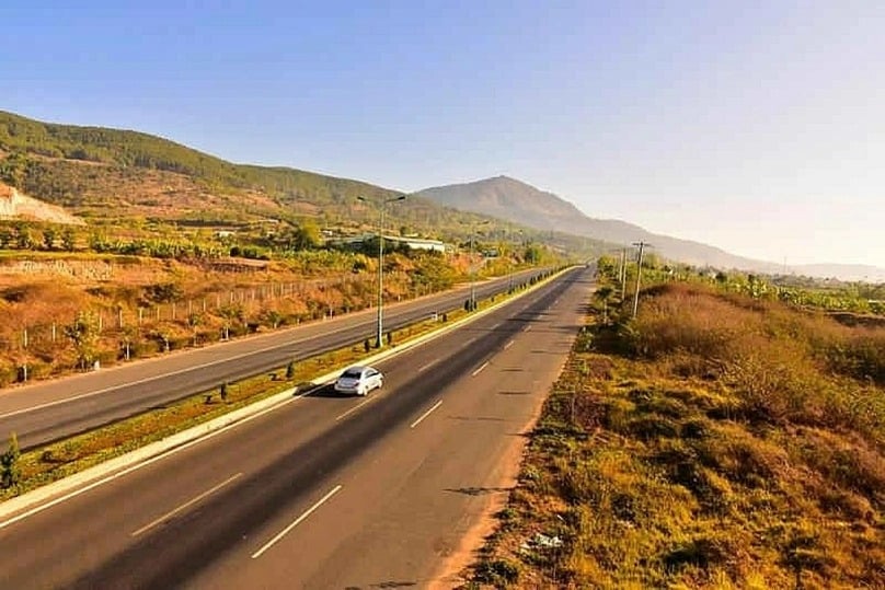 Tan Phu-Bao Loc Expressway. Photo courtesy of VOV.