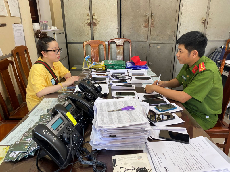 Lai Thi Ngoc Trang at a police station in Thua Thien-Hue province, central Vietnam. Photo courtesy of Police newspaper.