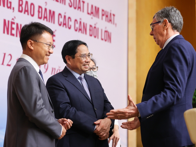 Alain Cany, Eurocham chairman, talks with PM Pham Minh Chinh in Hanoi, September 12, 2022. Photo courtesy of the government's portal.