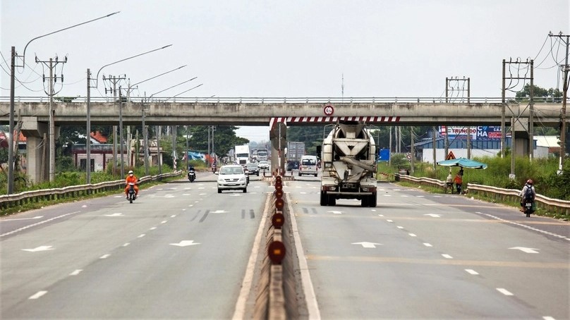 A part of National Highway 22, which runs from Ho Chi Minh City to Tay Ninh province in southern Vietnam. Photo courtesy of Young people newspaper.