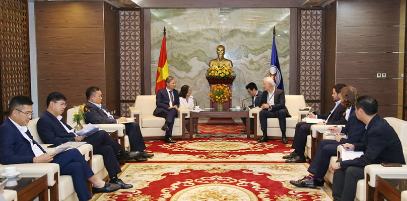 Executives of Vietnam Electricty (left) and Copenhagen Infrastructure Partners at a meeting in Hanoi on September 12, 2022. Photo courtesy of EVN.