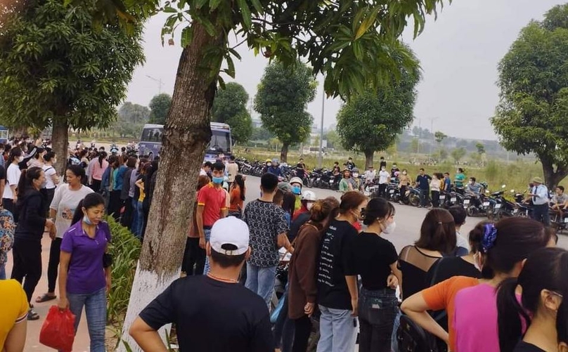 Workers join a labor strike near BYD Vietnam factory, Phu Tho province, northern Vietnam, September 15, 2022. Photo courtesy of Youth newspaper.