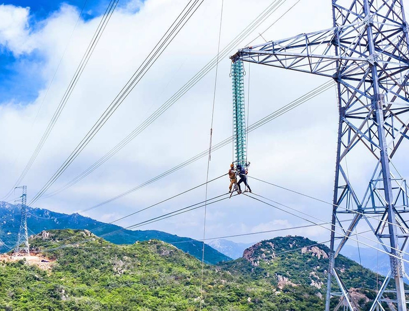 The 500kv Thuan Nam-Vinh Tan transmission line. Photo courtesy of Trungnam Group.