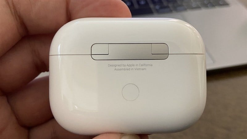 An AirPods with caption 'Assembled in Vietnam.' Photo courtesy of Mobile World.