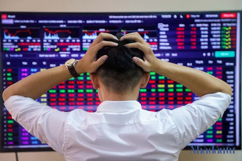 462 stocks fall and 42 rise on the HCMC stock exchange on September 26, 2022. Photo by The Investor/Gia Huy.