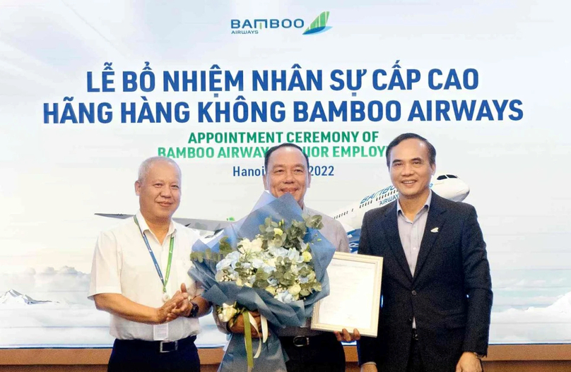 Dao Duc Vu (middle) has been appointed deputy general director of Bamboo Airways. Photo courtesy of the carrier.