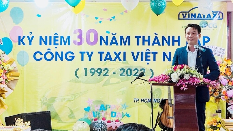 Vinataxi CEO Do Ngoc An speaks at the firm's 30th anniversary in HCMC on October 7, 2022. Photo courtesy of Vinataxi.