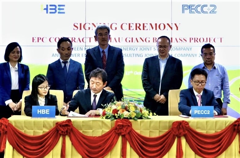  Representatives of HBE and TV2 sign their agreements in Ho Chi Minh City on October 11, 2022. Photo courtesy of TV2.
