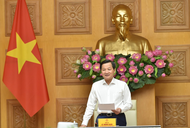 Deputy Prime Minister Le Minh Khai chairs a meeting on price control in Hanoi on October 13, 2022. Photo courtesy of the government's portal.