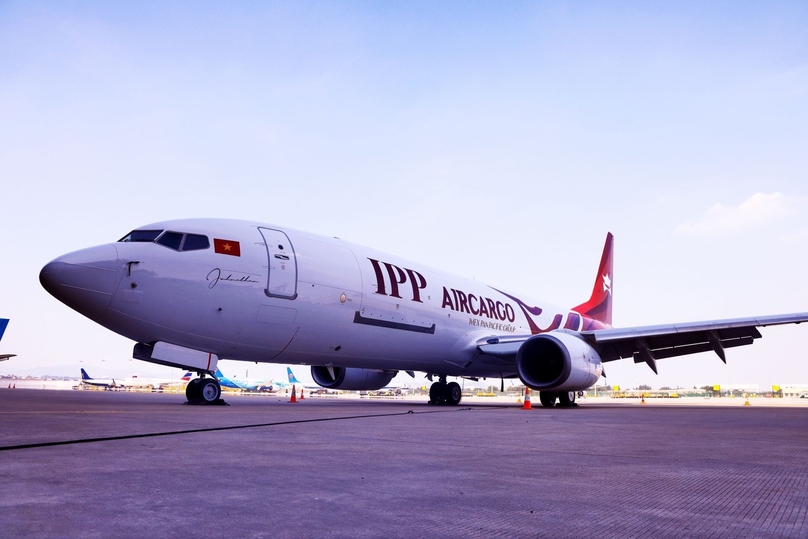 A Boeing B737-800BCF of IPP Air Cargo. Photo courtesy of Young People newspaper.