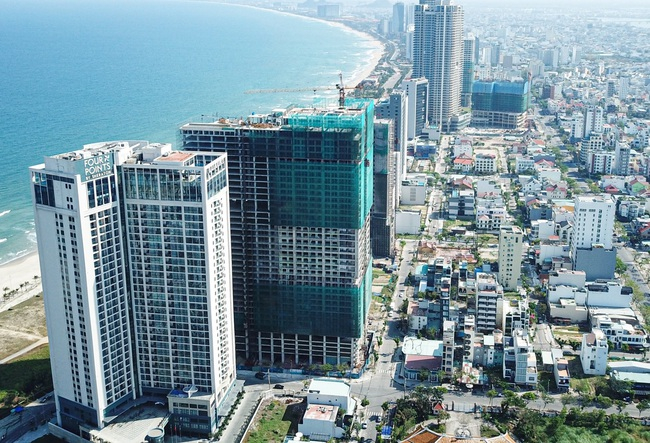 Property projects by the beach in Danang city, an economic hub in central Vietnam. Photo courtesy of Viet People newspaper.