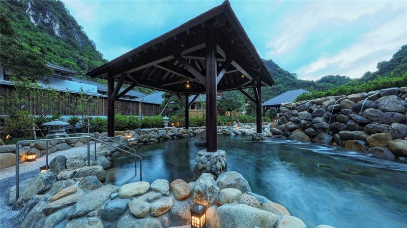  A corner of Quang Hanh Onsen Resort in Quang Ninh province, northern Vietnam. Photo courtesy of iVIVU.