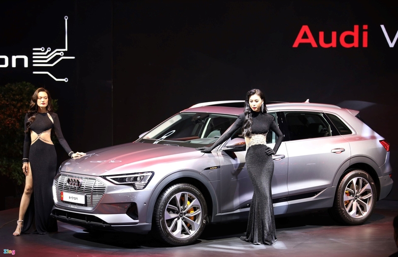 Audi shows off its electric SUV E-tron at the Vietnam Motor Show 2022 held October 26-30 in HCMC. Photo courtesy of Zing magazine.