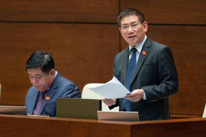 Finance Minister Ho Duc Phoc at the ongoing National Assembly session, October 28, 2022. Photo courtesy of the legislative body.