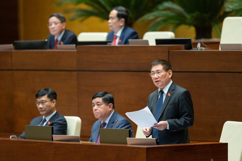 Finance Minister Ho Duc Phoc addresses the ongoing National Assembly session in Hanoi, October 28, 2022. Photo courtesy of the legislative body.