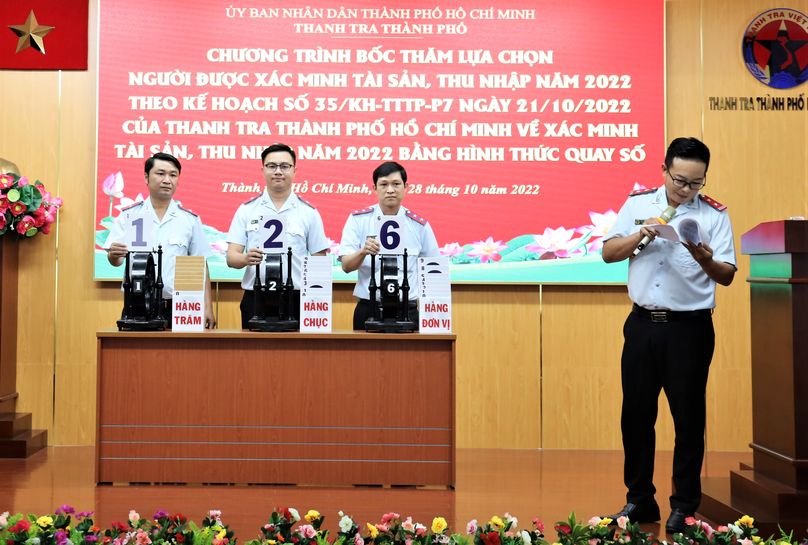 A total 25 officials in HCMC have been selected for asset verifiation. Photo courtesy of Young People newspaper.