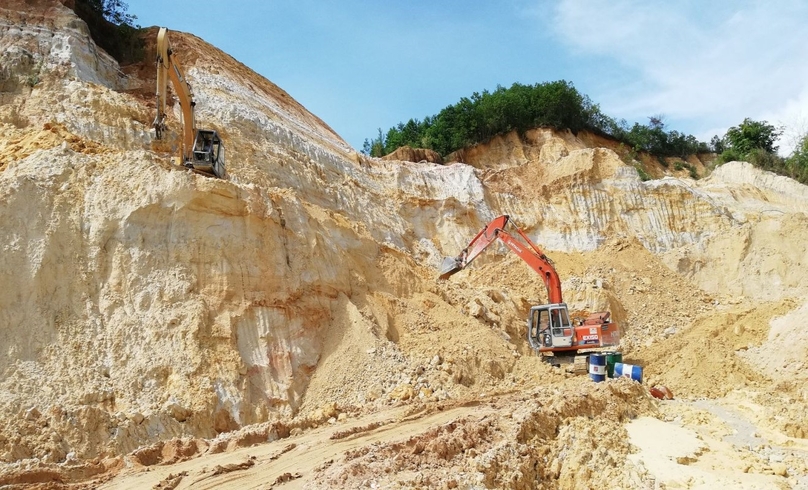 Kaolin is a key raw element in production of construction materials, including ceramics, tiles, and paint. Photo courtesy of Binh Phuoc newspaper.