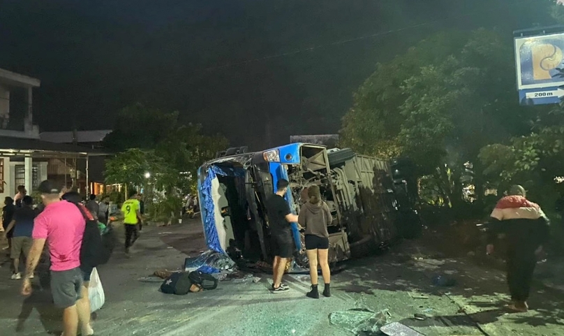 The accident scene in Hoa Binh province, northern Vietnam on November 4, 2022. Photo courtesy of Voice of Vietnam.