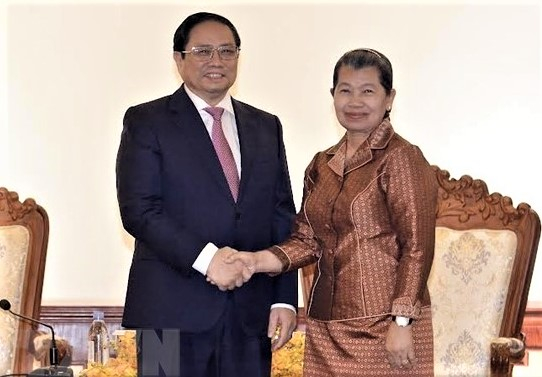 Vietnamese PM Pham Minh Chinh meets with Cambodia’s Deputy PM Men Sam An in Phnom Penh on November 9, 2022. Photo courtesy of Vietnam News Agency.