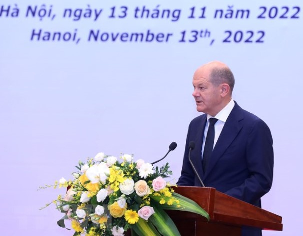 German Chancellor Olaf Scholz speaks at the business roundtable in Hanoi on November 13, 2022. Photo courtesy of Vietnam News Agency.