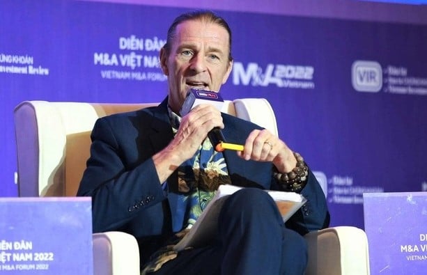 Dragon Capital chairman Dominic Scriven addresses the Vietnam M&A Forum 2022 held on November 23 in HCMC. Photo courtesy of the forum.