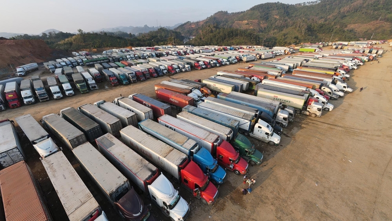 Trucks waiting to ship goods from Lang Son province in northern Vietnam to China. Photo courtesy of Young People newspaper.