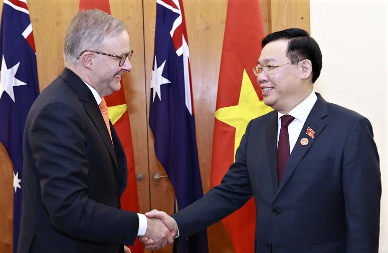 Australia’s Prime Minister Anthony Albanese receives Vietnam's National Assembly Chairman Vuong Dinh Hue in Canberra on November 30, 2022. Photo courtesy of Vietnam News Agency. 