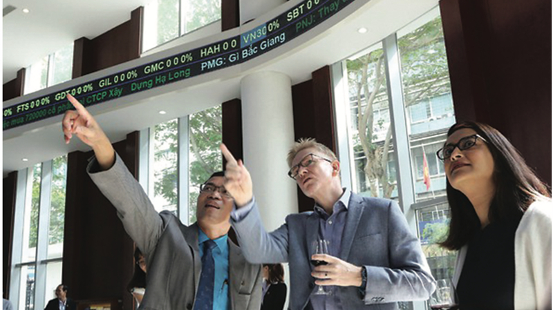 Foreign investors were net buyers of Vietnamese stocks for the eighth consecutive sessions on November 30, 2022. Photo courtesy of VnEconomy