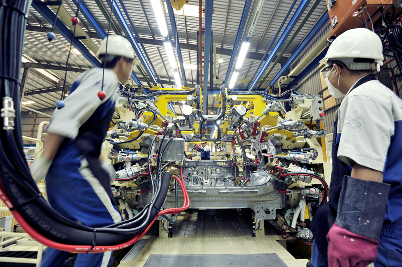 Workers at a Hyundai car production line in Vietnam. Photo by The Investor/Trong Hieu.