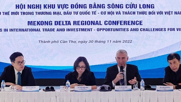 AmCham Vietnam chairman John Rockhold (second, right) speaks at the Mekong Delta Regional Conference in Can Tho city on November 30, 2022. Photo courtesy of Vietnam News Agency.