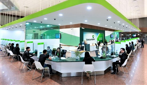  A transaction office of Vietcombank, one of Vietnam's leading lenders. Photo courtesy of Vietnam News Agency.