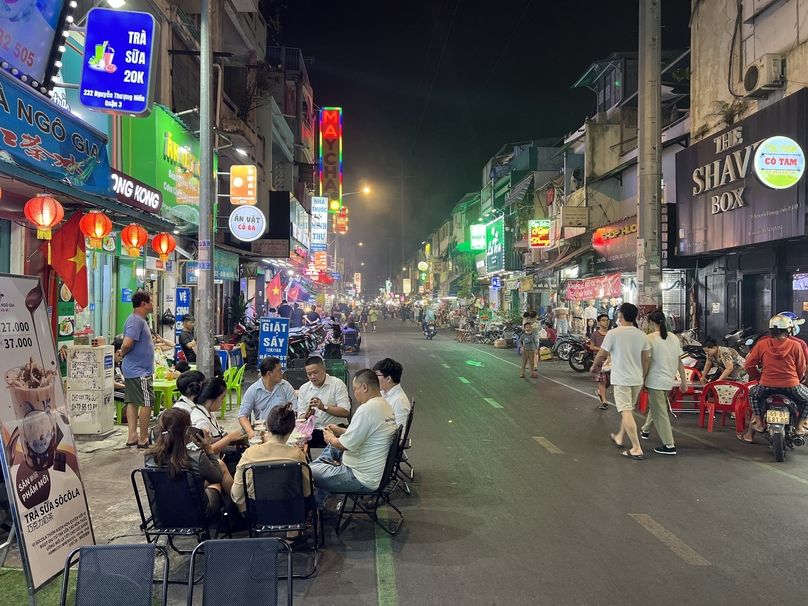 Nguyen Thuong Hien food street was launched on Wednesday' evening. Photo courtesy of Thanh Nien newspaper.