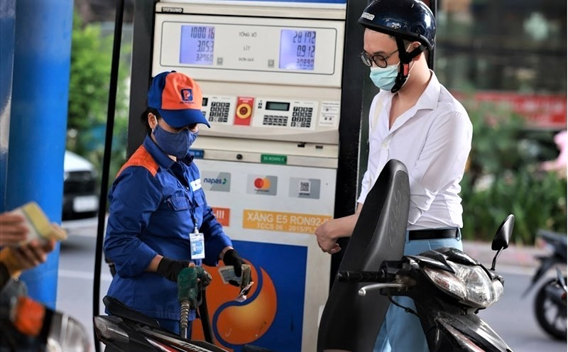 Petrol and oil prices have been adjusted more than 30 times in 2022 in Vietnam. Photo courtesy of the government's portal.