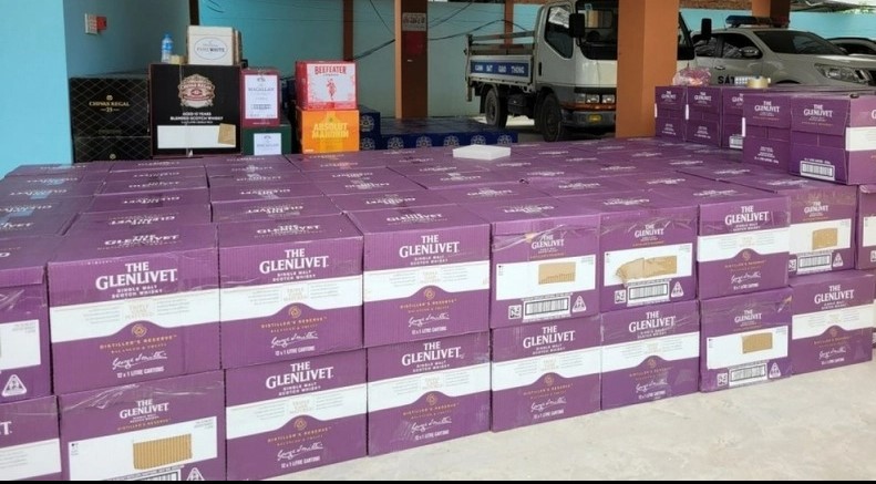 Almost 4,000 smuggled bottles of whisky recently found by police in Long An province, southern Vietnam. Photo courtesy of Industry & Trade newspaper.