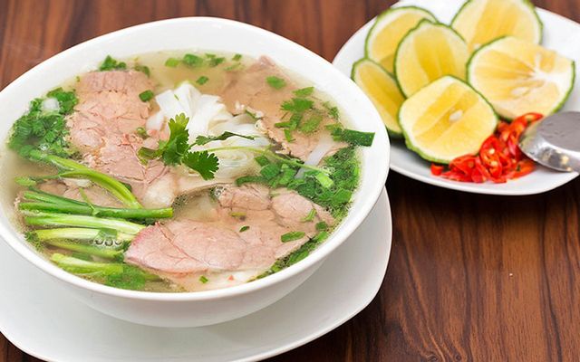 Vietnamese traditional noodle soup 'pho'. Photo courtesy of Foody.vn