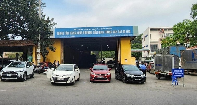 A vehicle registration center in Bac Ninh province, northern Vietnam. Photo by The Investor/Tuy Phong.