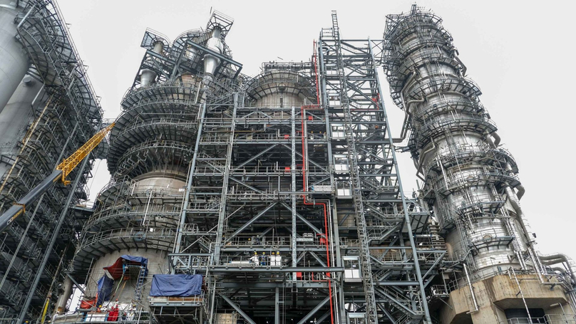 The residue fluid catalytic cracking (RFCC) section of Nghi Son oil refinery in Thanh Hoa province, central Vietnam. Photo courtesy of Industry and Trade magazine.