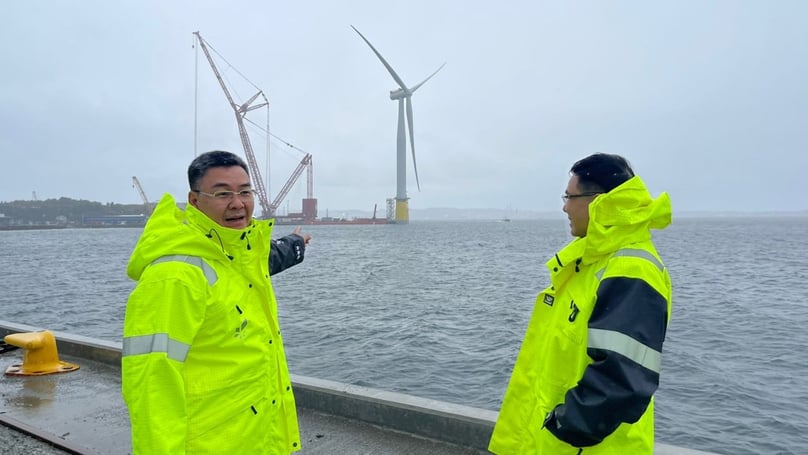 PTSC CEO Le Manh Cuong (left) surveys an offshore wind power project in Norway on September 15, 2022. Photo courtesy of PTSC.