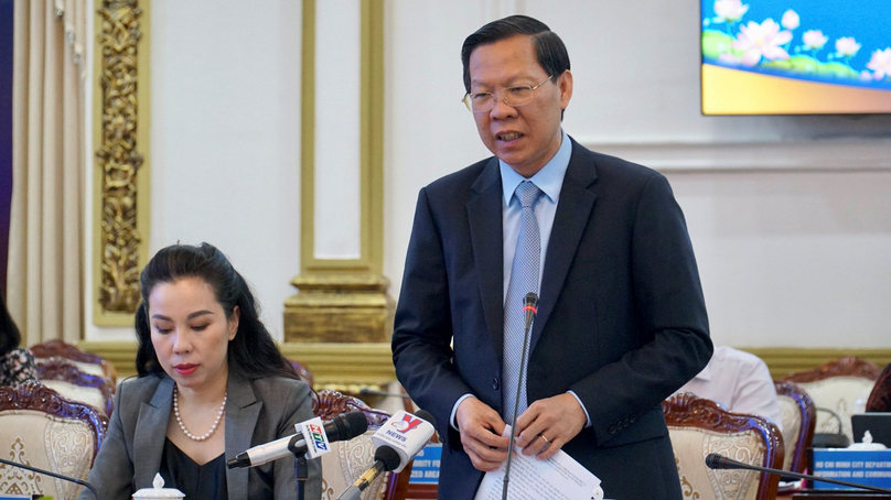 HCMC Chairman Phan Van Mai speaks at a meeting with foreign businesses in HCMC on February 22, 2022. Photo courtesy of the government portal.