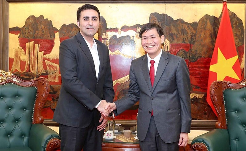 Vishal Sarin (L), Netflix Asia Pacific vice president, meets with Nguyen Van Doan, MPI Office chief on December 5, 2022. Photo courtesy of the ministry.