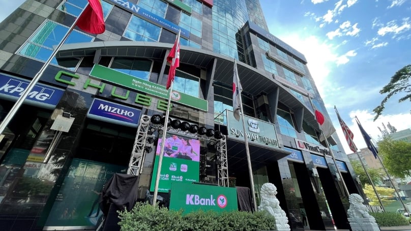 A KBank office on Nguyen Hue Street, District 1, Ho Chi Minh City. Photo courtesy of Young People newspaper.