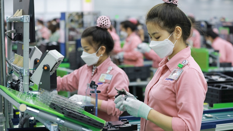 Workers at a Samsung factory in Bac Ninh province, northern Vietnam. Photo courtesy of Vietnam News Agency.