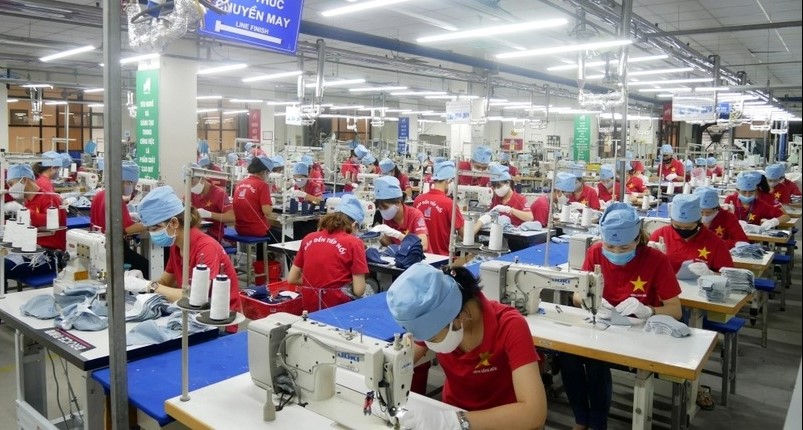 A production line of Garment 10 Corporation in Hanoi. Photo courtesy of Economy & Urban newspaper.