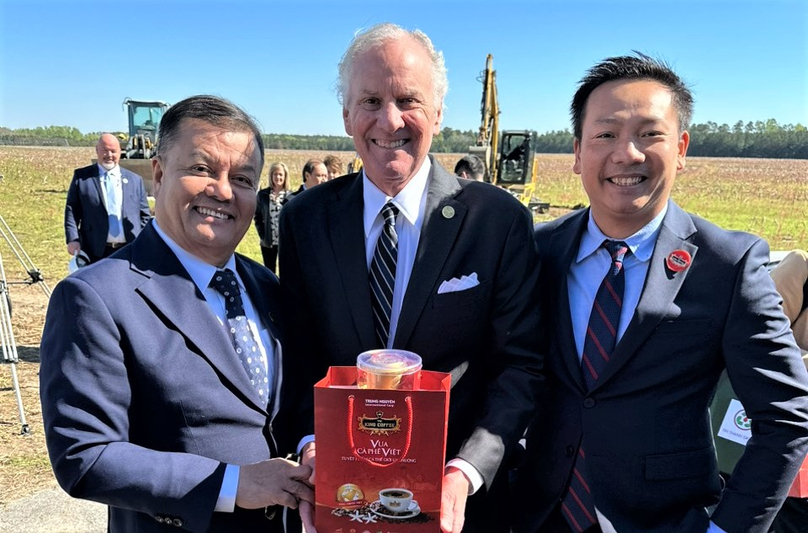 Two Vietnamese companies, King Coffee and renewable energy developer Tin Thanh Group, have kicked off their strategic business partnership in the U.S. by building a tire recycling factory in South Carolina.