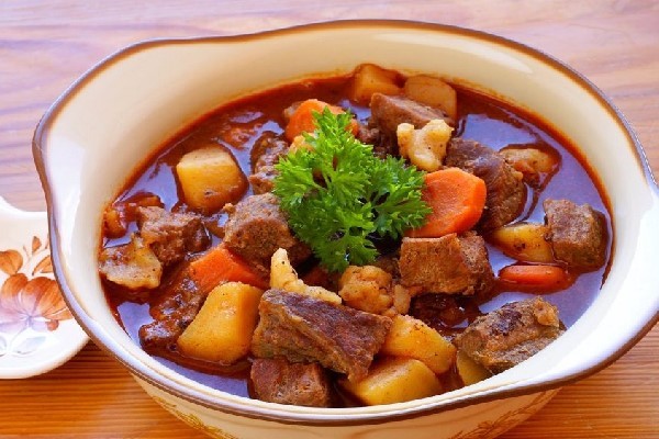 Bo kho (Vietnamese beef stew). Photo courtesy of VietNamNet newspaper.