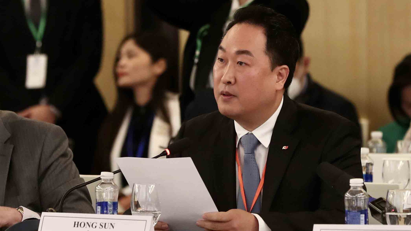 Kocham chairman Hong Sun attends the Vietnam Business Forum (VBF) in Hanoi on March 19, 2023. Photo courtesy of the government portal.