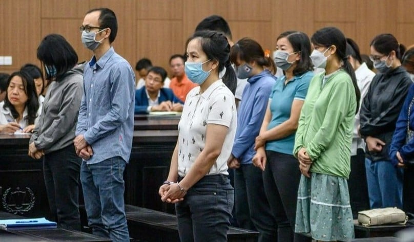 Nguyen Ha Thanh (white T-shirt) and other defendants in court. Photo courtesy of the court.
